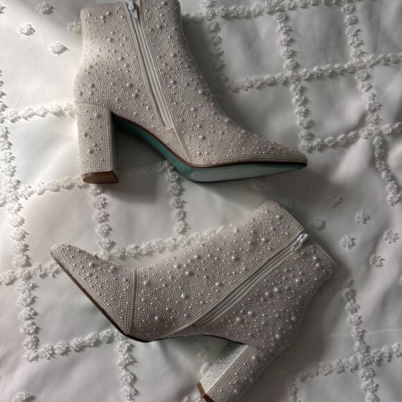 New Never Worn Betsy Johnson White Pearl Ankle Booties - Picture 7 of 14